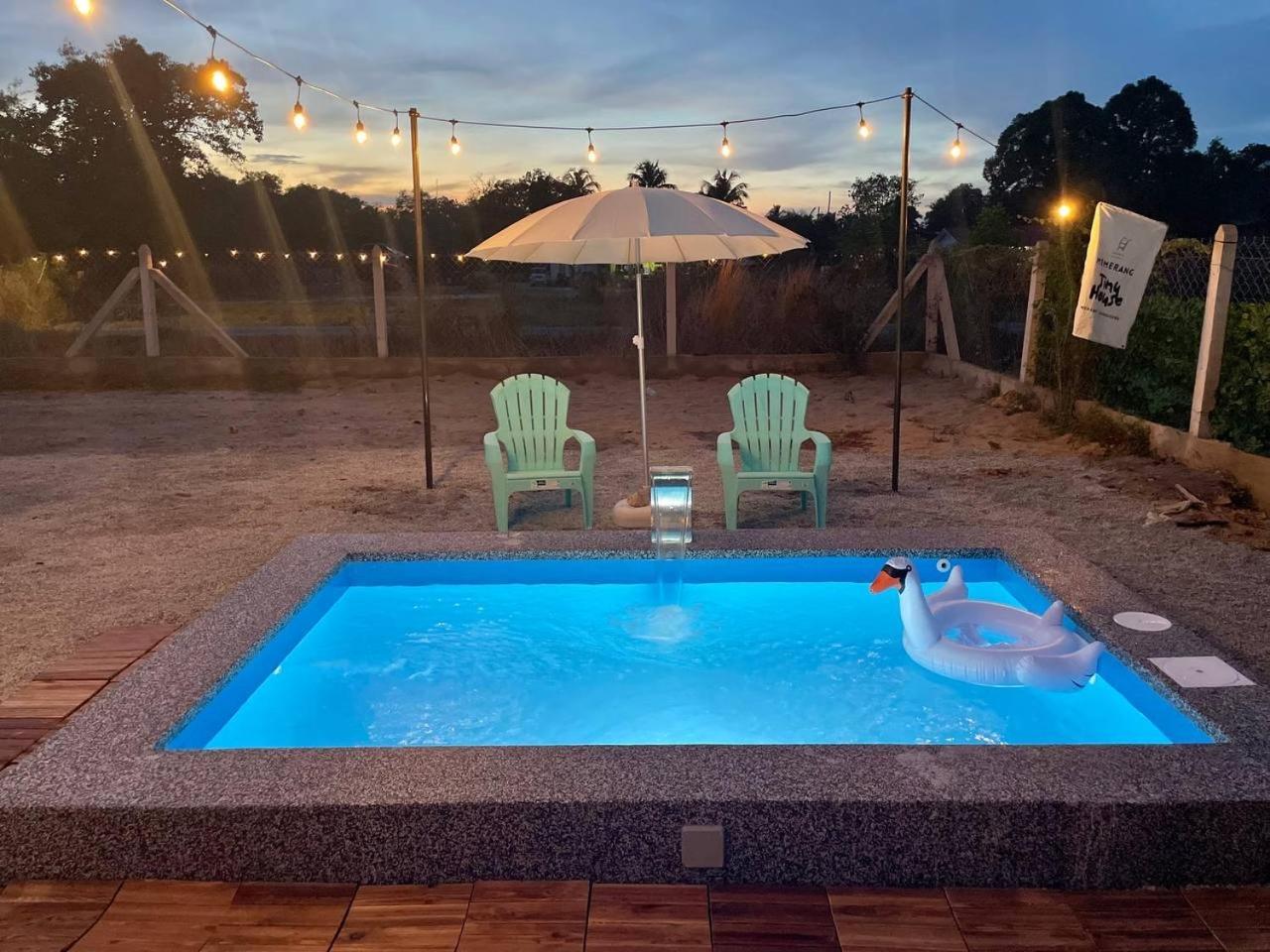Memerang Tiny House & Pool Near Merang Jetty Setiu Exterior foto