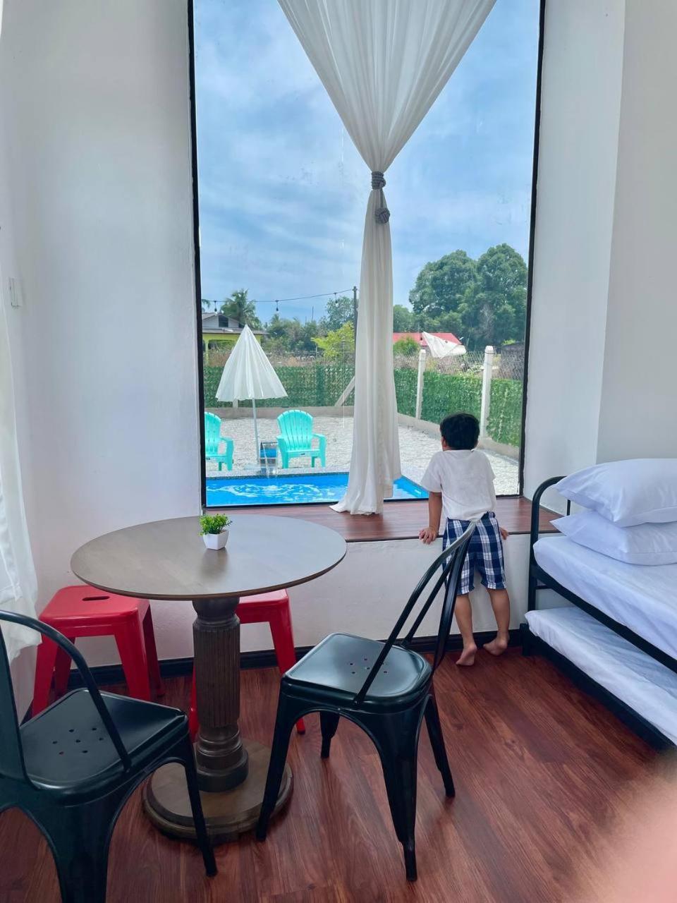 Memerang Tiny House & Pool Near Merang Jetty Setiu Exterior foto